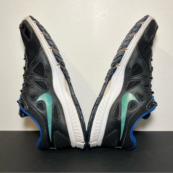 Womens NIKE Revolution 2 Black Running Shoes / Size 9 - Picture 6 of 9